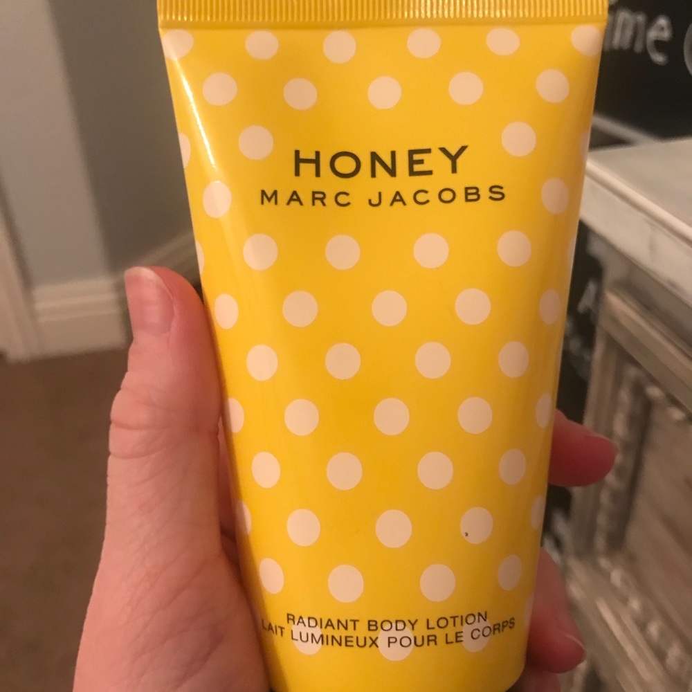 Honey by Marc Jacobs lotion!